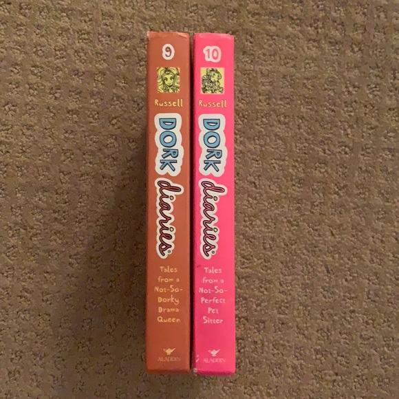 Dork Diaries book bundle - Picture 1 of 3